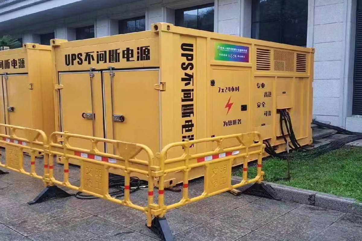 卢龙发电机租赁施工现场